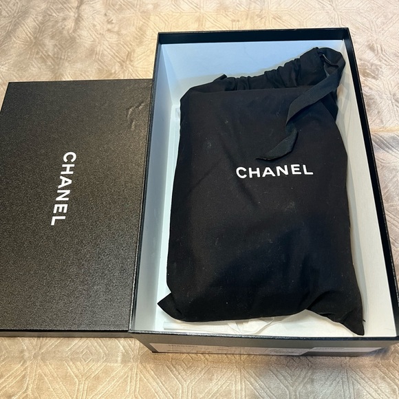 Authentic Chanel sneakers - Picture 11 of 16